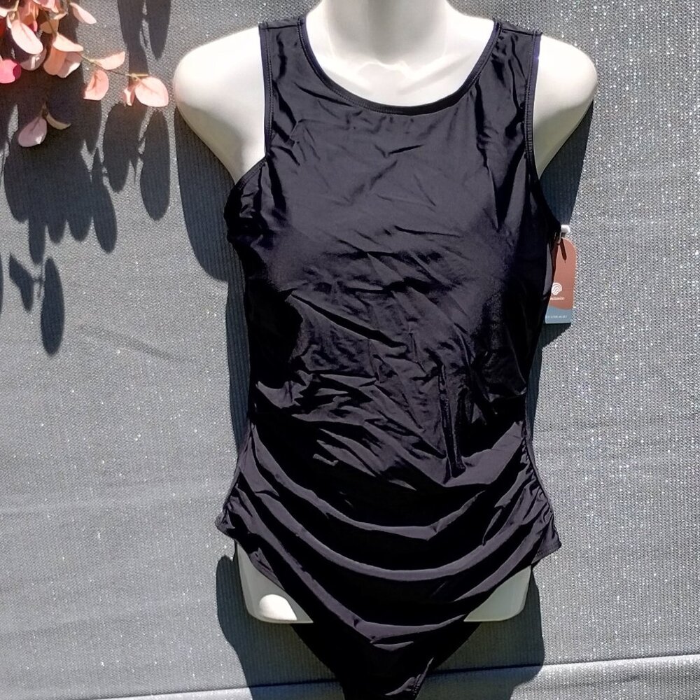Smismivo (L) Rear Zip One Piece